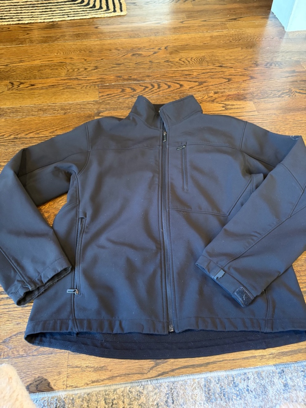 Tumi Men's Black Lightweight Softshell Jacket